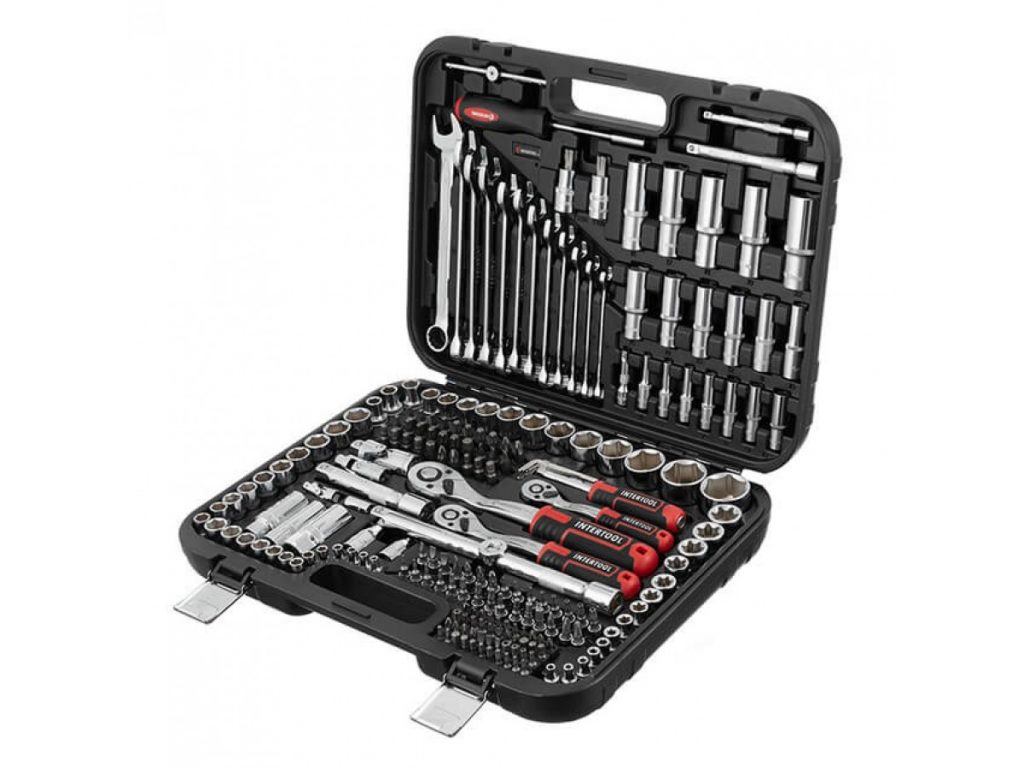 Чим відрізняються якісні набори інструментів