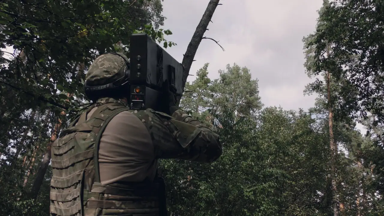 Глушилка FPV дронів: її роль в умовах бойових дій