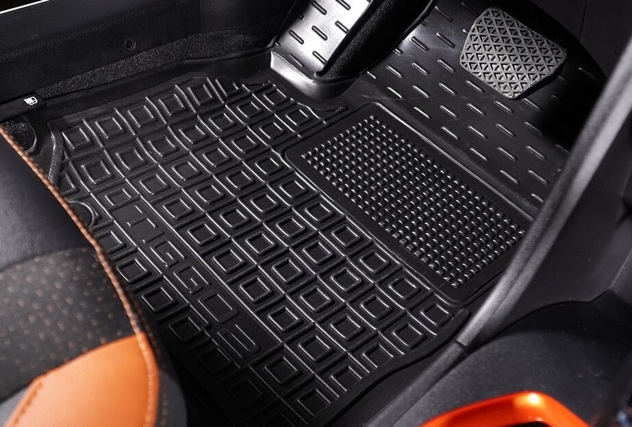 Коврики в салон: как выбрать идеальные по форме и материалу